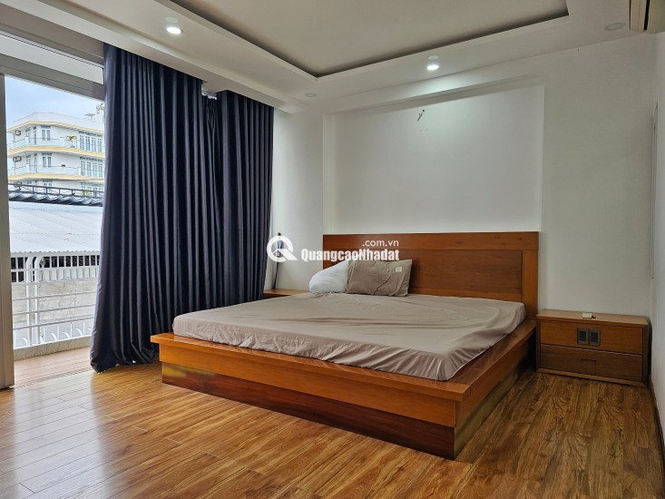 Bán nhà 3 tầng Phó Đức Chính, Vĩnh Hòa – gần biển 300m, có hồ cá Koi, giá 10 tỷ